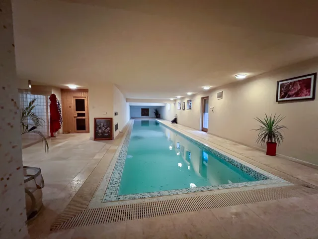 XVI. kerület, Budapesti út – 500 m²-es ház (eladó)